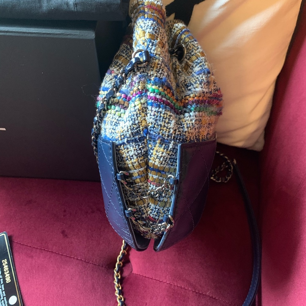Sold- Chanel Small Gabrielle bucket bag - Picture 4 of 9